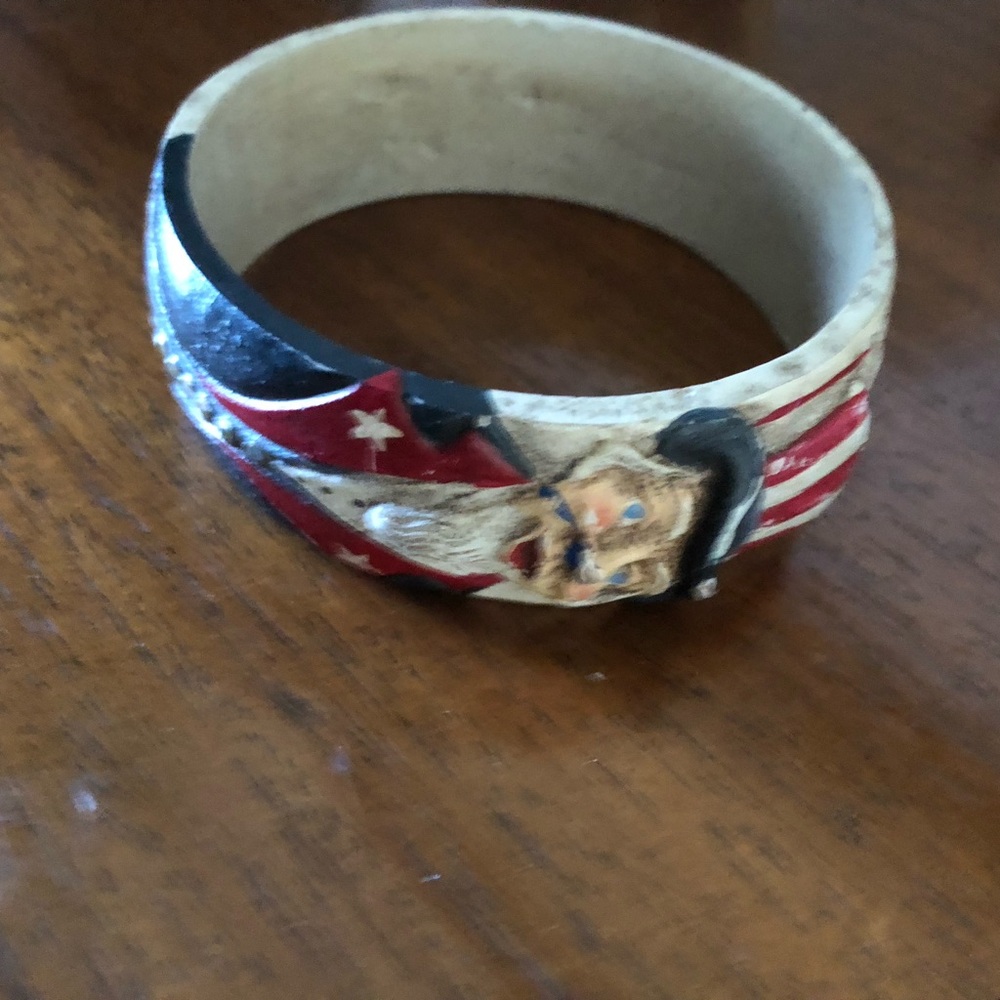 🇺🇸Vintage Patriotic Bangle Bracelet- 65A $30 or $25 w/offer